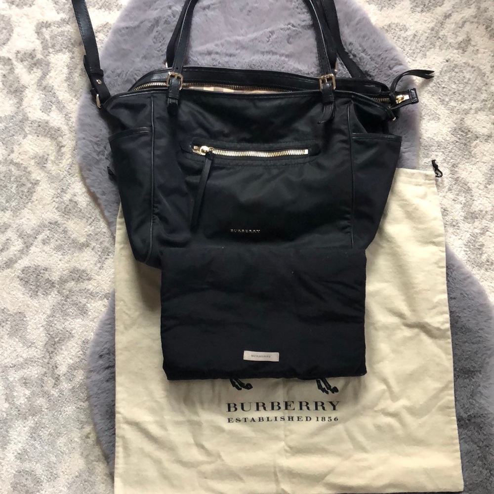 Burberry Black Nylon Diaper Bag with leather trim - Picture 3 of 9